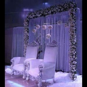 Meet your Posher, April